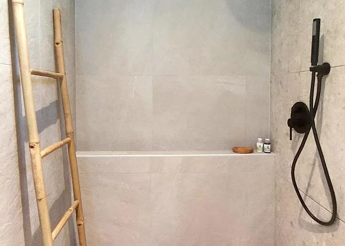 מלון Eros And Psyche נידרי