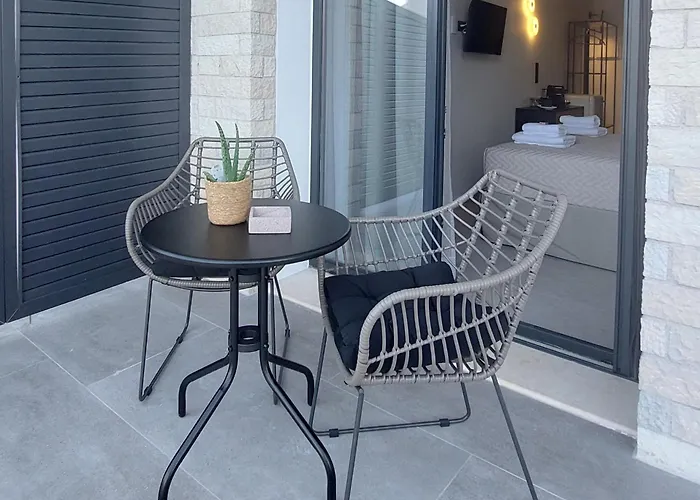 מלון Eros And Psyche נידרי